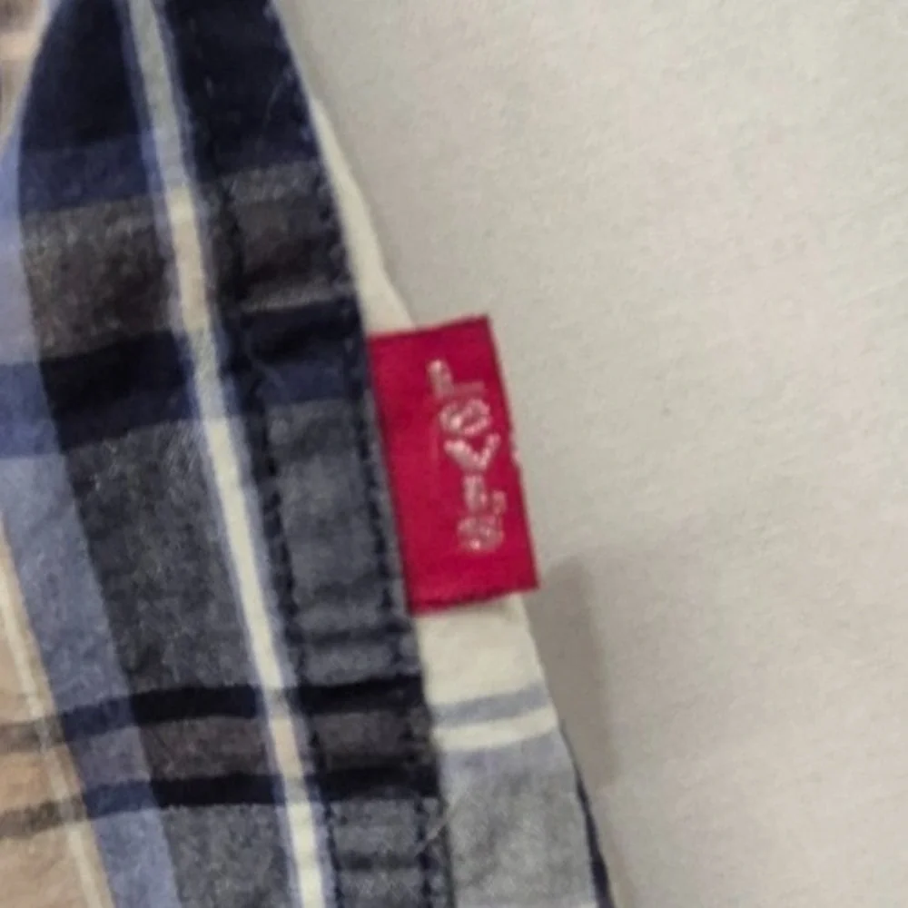 Levi Strauss men's‎ blue plaid Button up shirt XL short sleeve pocket Cotton
